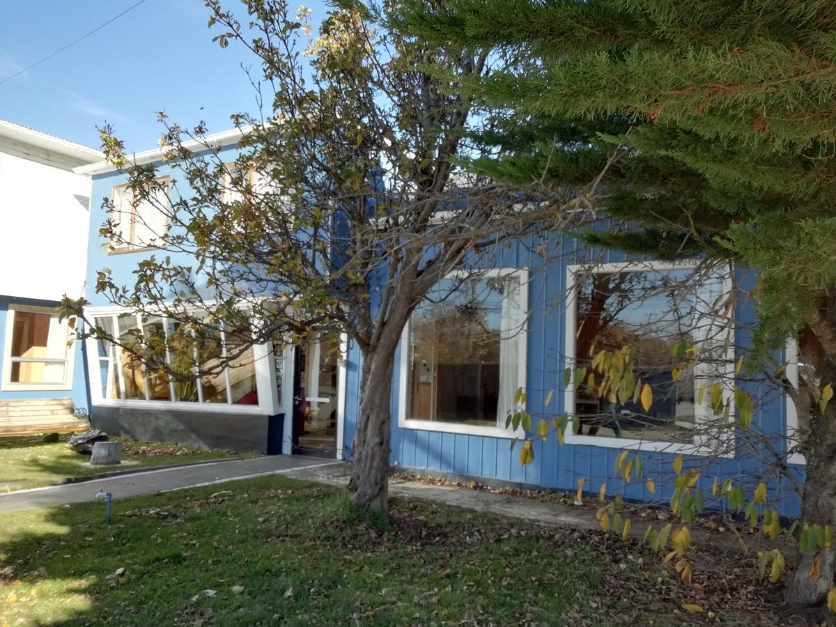 Hostal Los Pinos Puerto Natales Bagian luar foto